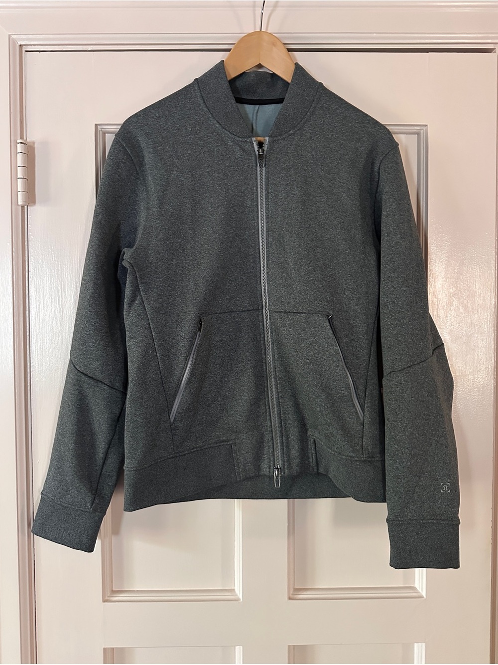 LULULEMON Men’s Grey zip up